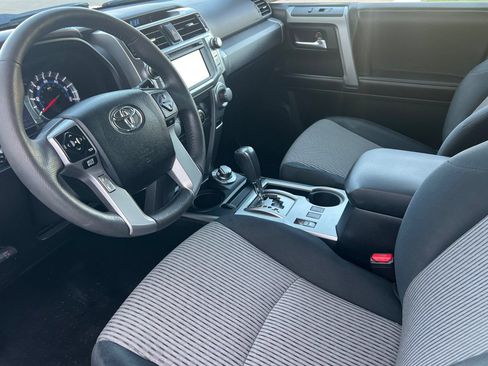 Used 2016 Toyota 4Runner SR5 AWD/4WD image 7