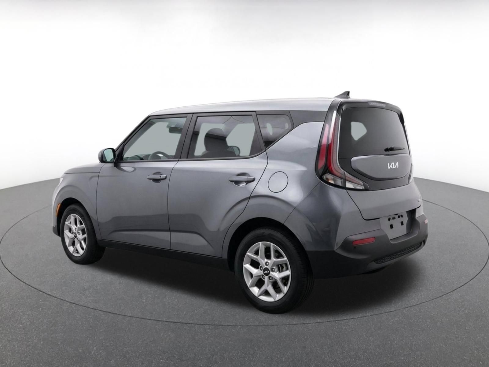 Used 2025 Kia Soul LX w/ LX Technology Package FWD image 6