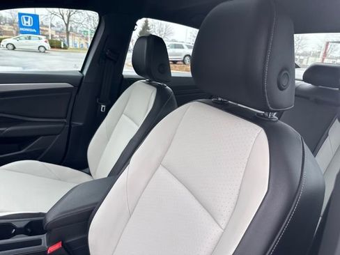 Used 2021 Volkswagen Jetta R-Line w/ R-Line Cold Weather Package image 12