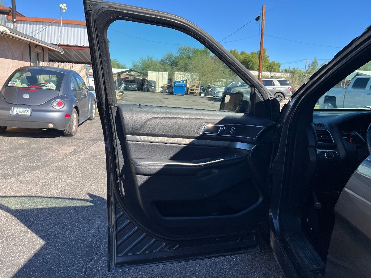 Used 2019 Ford Explorer XLT FWD image 12