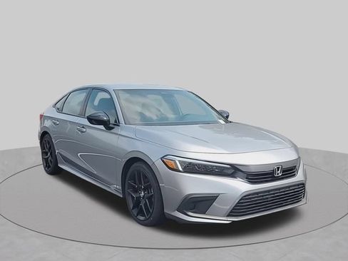 Used 2023 Honda Civic Sport image 2