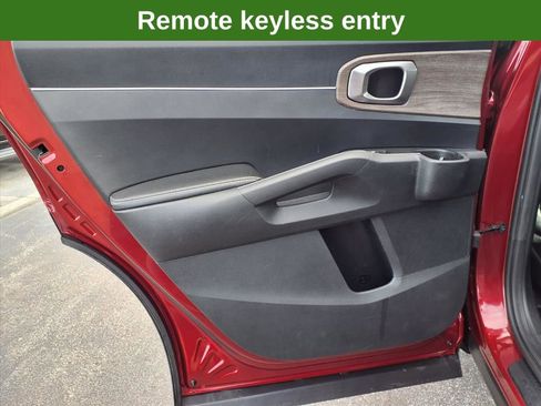 Used 2022 Kia Sorento S w/ Panoramic Sunroof Package image 27