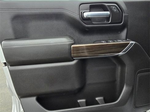 Used 2021 Chevrolet Silverado 1500 LT w/ LPO, Dark Essentials Package image 18