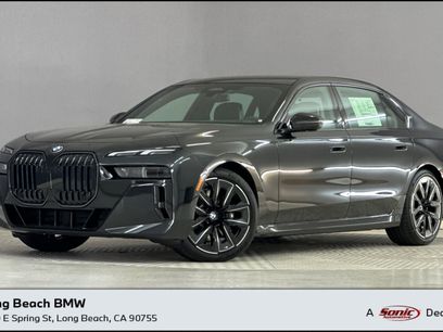 New 2025 BMW 760i xDrive w/ Premium Package