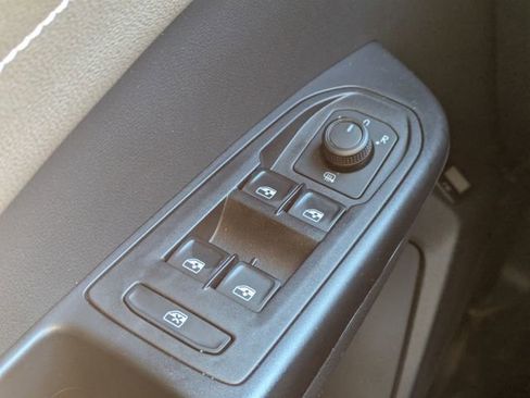 Certified 2024 Volkswagen Taos SEL image 25