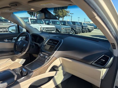 Used 2018 Lincoln MKX Reserve w/ Luxury Package image 15