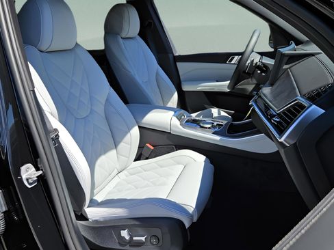 New 2026 BMW X5 sDrive40i w/ M Sport Package image 17