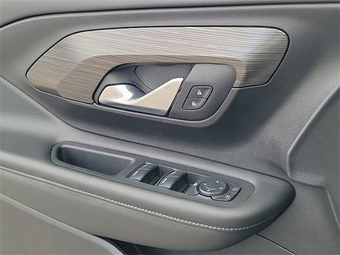 Certified 2024 GMC Terrain SLE image 17