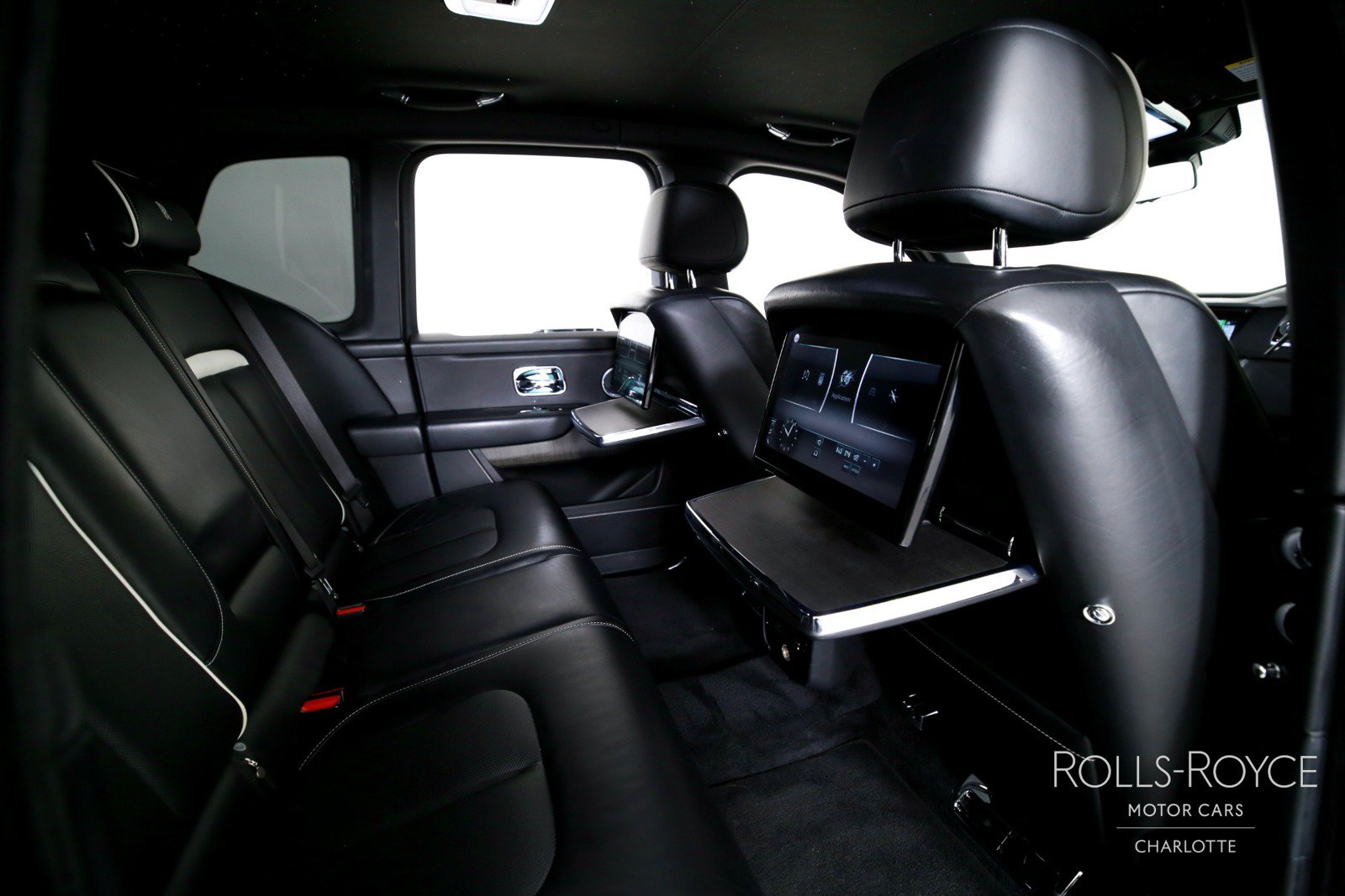 Used 2020 Rolls-Royce Cullinan AWD/4WD image 30