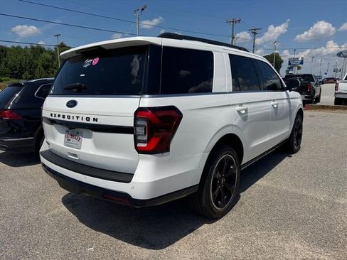 Used 2023 Ford Expedition Limited AWD/4WD image 6