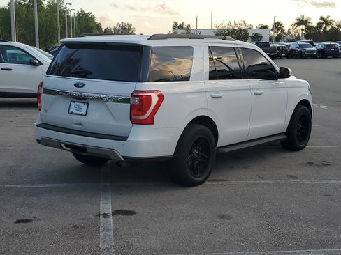 Used 2019 Ford Expedition XLT image 4