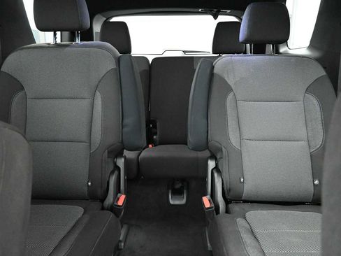 Used 2023 Chevrolet Traverse LT FWD image 17