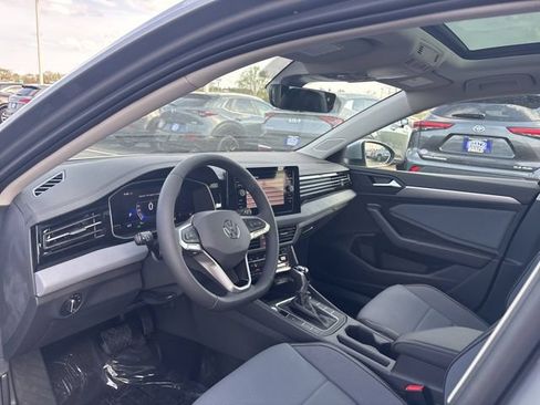 New 2026 Volkswagen Jetta SE FWD image 12