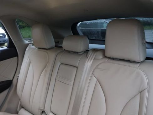 Used 2019 Lincoln MKC Select w/ Select Plus Package AWD/4WD image 14