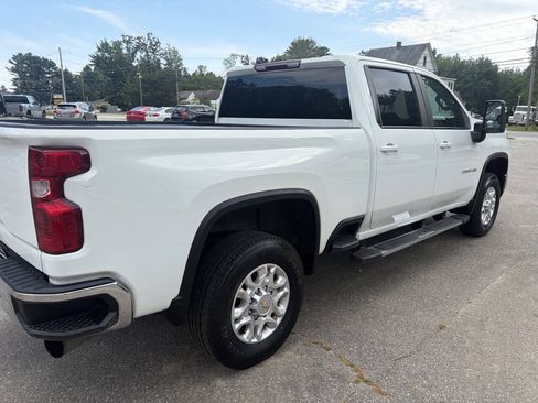 Used 2024 Chevrolet Silverado 2500 LT AWD/4WD image 7
