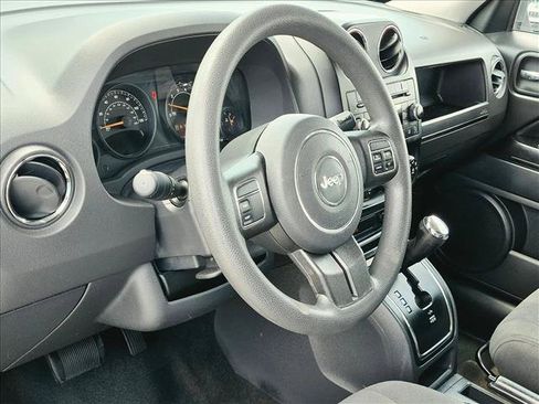 Used 2016 Jeep Patriot Sport w/ Power Value Group FWD image 9