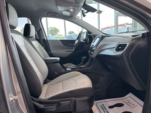 Used 2019 Chevrolet Equinox LT AWD/4WD image 18
