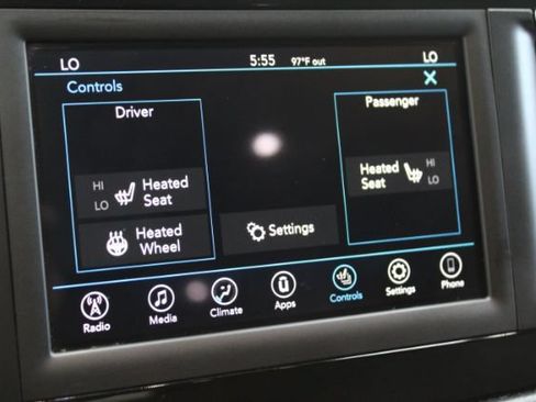 Used 2019 Chrysler Pacifica Touring-L FWD image 19