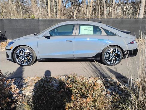 New 2025 Hyundai Ioniq 6 SEL image 3