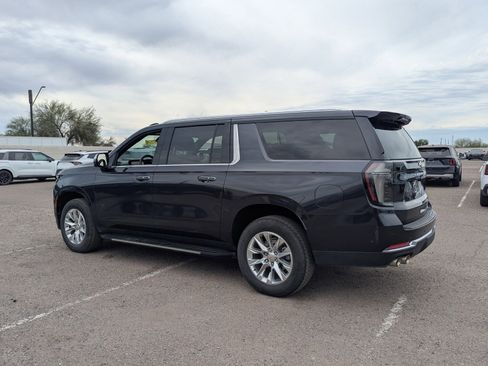 Certified 2025 Chevrolet Suburban Premier image 3