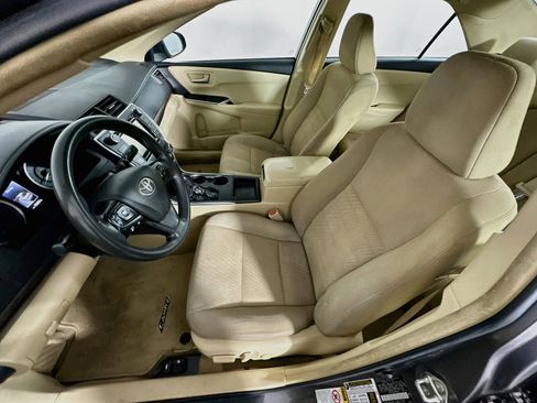 Used 2017 Toyota Camry LE w/ Moonroof Package FWD image 13