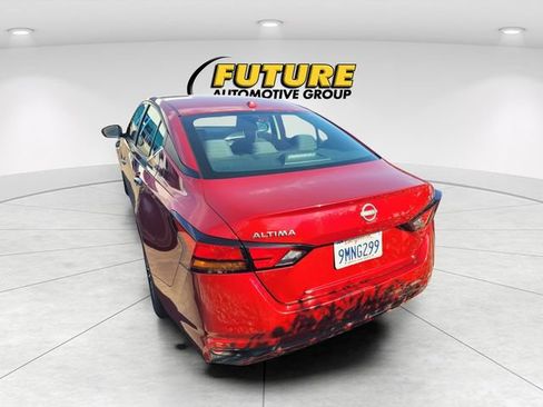 Certified 2024 Nissan Altima 2.5 SV FWD image 4