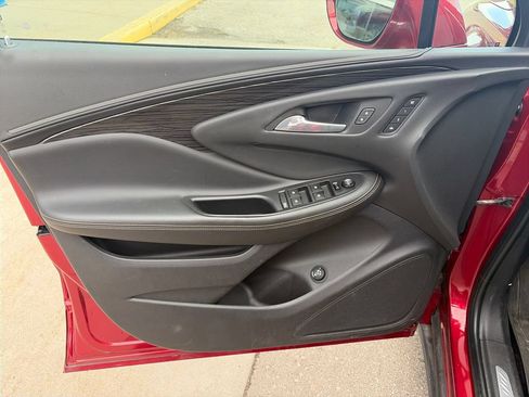 Used 2017 Buick Envision Essence FWD image 10