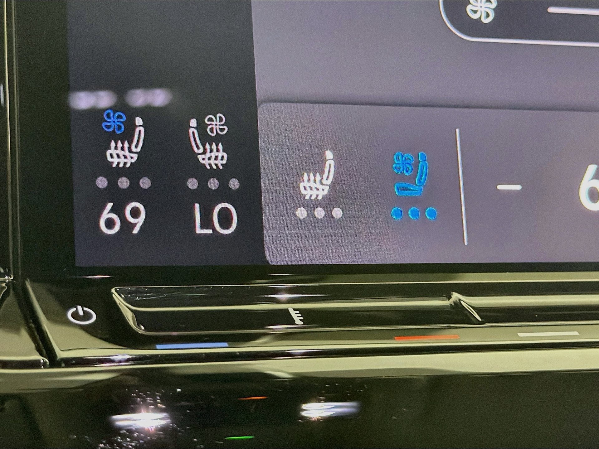 Certified 2026 Volkswagen Atlas SE FWD image 19