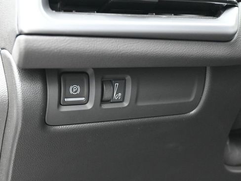 Used 2024 Cadillac XT4 Premium Luxury image 14