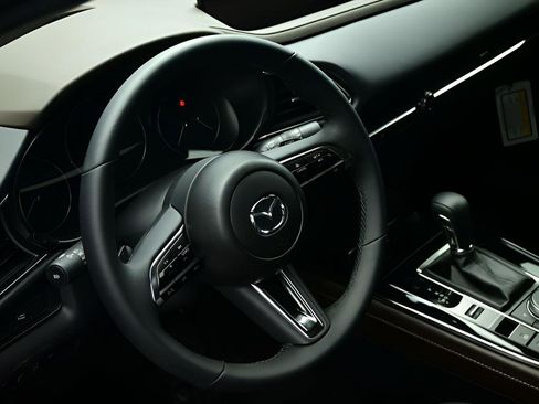 Used 2025 MAZDA CX-30 AWD 2.5 S w/ Premium Package image 11