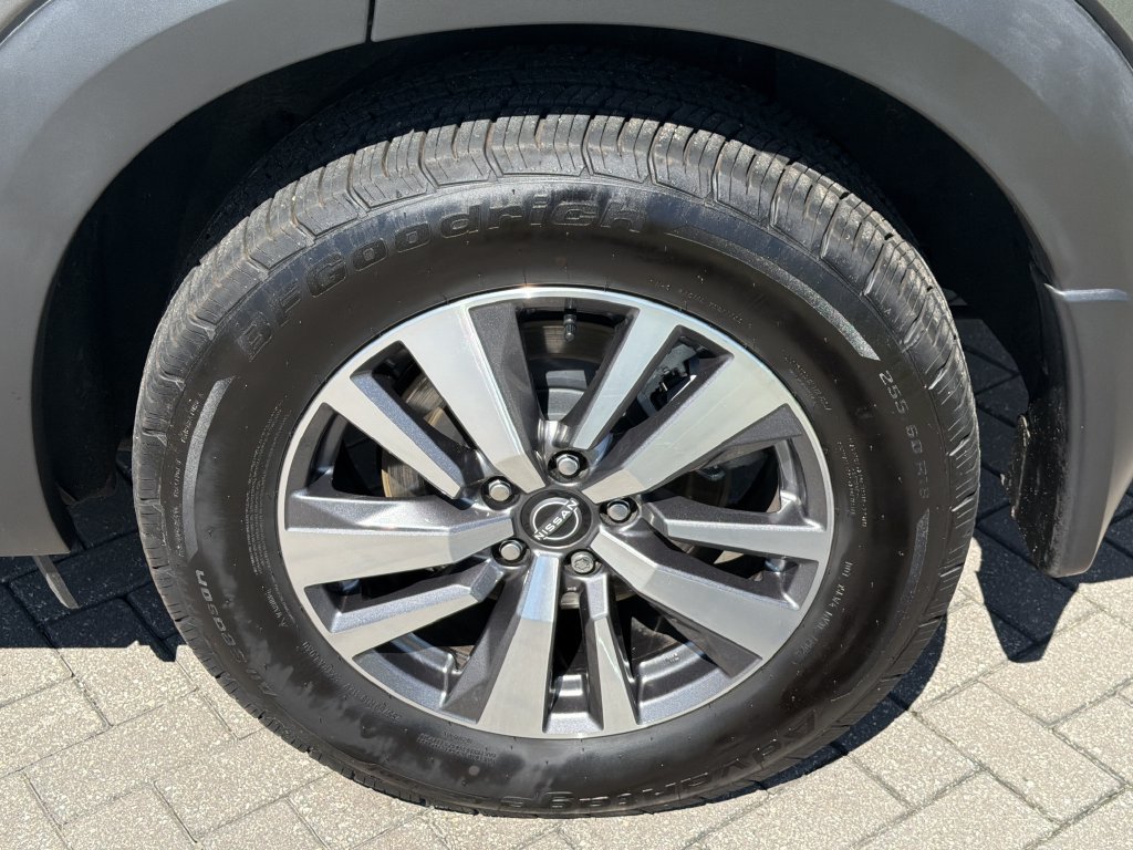 Used 2023 Nissan Pathfinder SL w/ Lighting Package (N92) AWD/4WD image 34