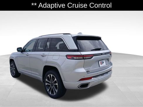 Used 2022 Jeep Grand Cherokee Overland AWD/4WD image 3
