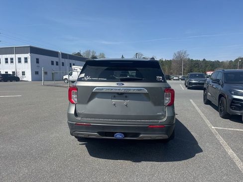 Used 2020 Ford Explorer XLT w/ Equipment Group 202A image 4