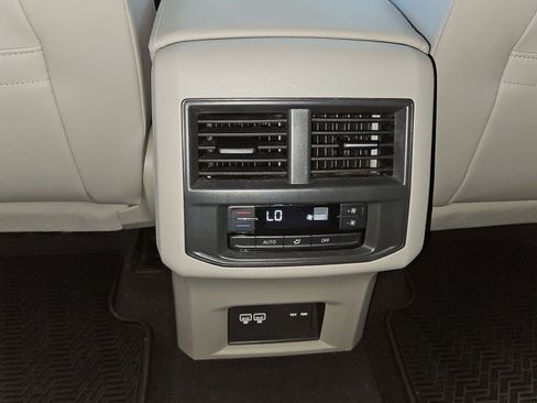 Used 2021 Volkswagen Atlas SEL FWD image 17