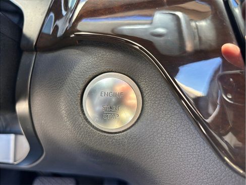 Used 2018 Mercedes-Benz GLS 450 4MATIC image 32