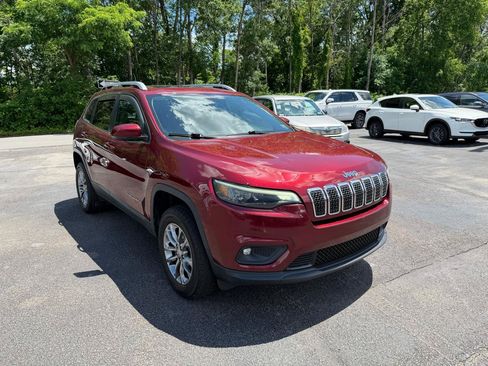 Used 2019 Jeep Cherokee Latitude Plus w/ Comfort/Convenience Group AWD/4WD image 3