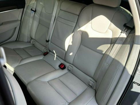 Used 2018 Volvo V90 T6 Cross Country image 13