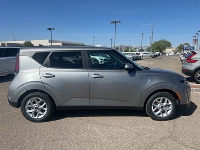 Used 2025 Kia Soul LX w/ LX Technology Package