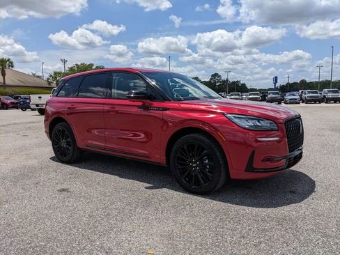 Used 2025 Lincoln Corsair AWD w/ Equipment Group 101A image 2