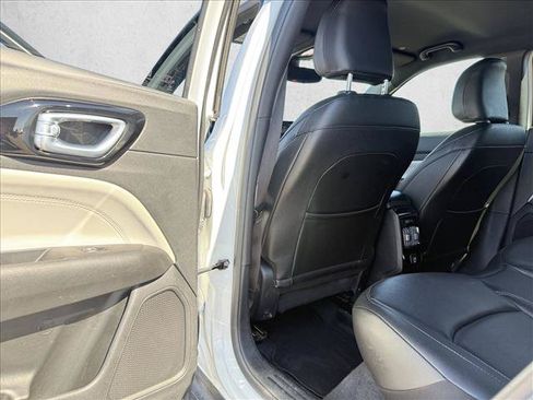 Used 2025 Jeep Compass Limited AWD/4WD image 21