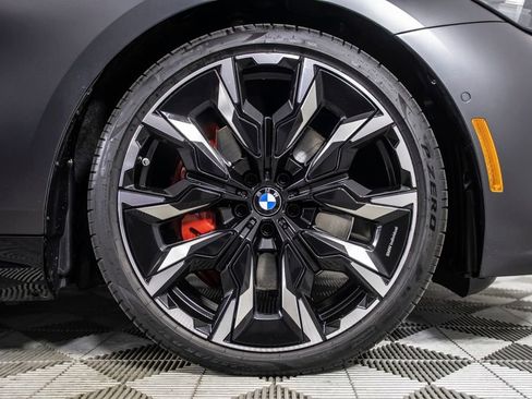 Used 2025 BMW i5 M60 w/ Executive Package image 36