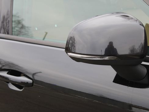 Used 2019 Volvo XC40 T5 Momentum image 33