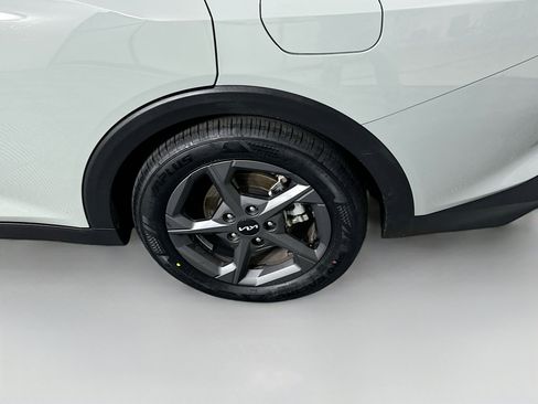 Used 2025 Kia K4 FWD image 11