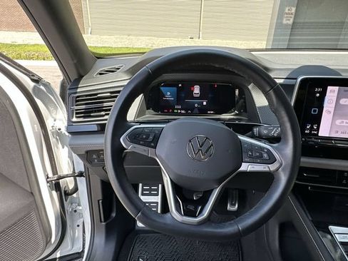 Used 2024 Volkswagen Atlas Cross Sport SEL R-Line AWD/4WD image 15