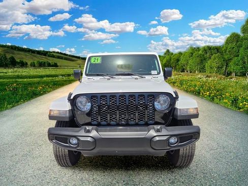 Used 2021 Jeep Gladiator Sport AWD/4WD image 8
