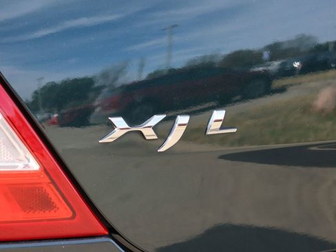 Used 2016 Jaguar XJ L Supercharged image 11