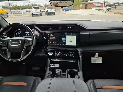 Used 2023 GMC Sierra 1500 AT4 w/ AT4 Premium Package image 9