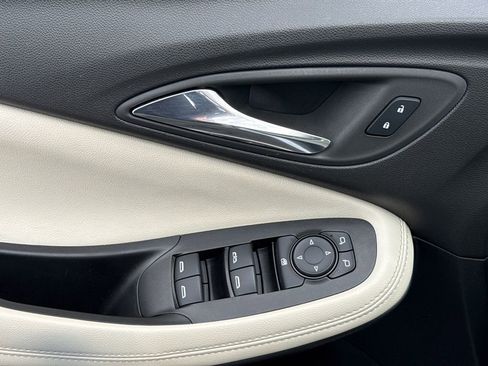 Certified 2023 Buick Encore GX Select FWD image 16