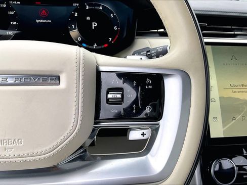 Used 2023 Land Rover Range Rover Autobiography image 20