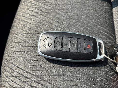 Used 2026 Nissan Rogue SV FWD image 25